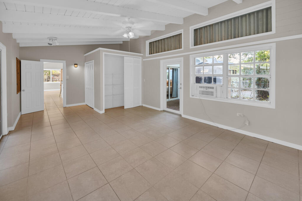 124 S Hammock Road