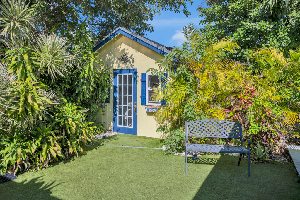 170 Hibiscus Street
