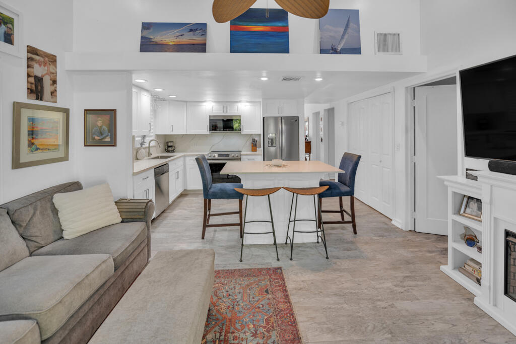 170 Hibiscus Street