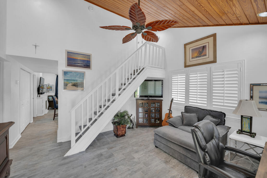 170 Hibiscus Street