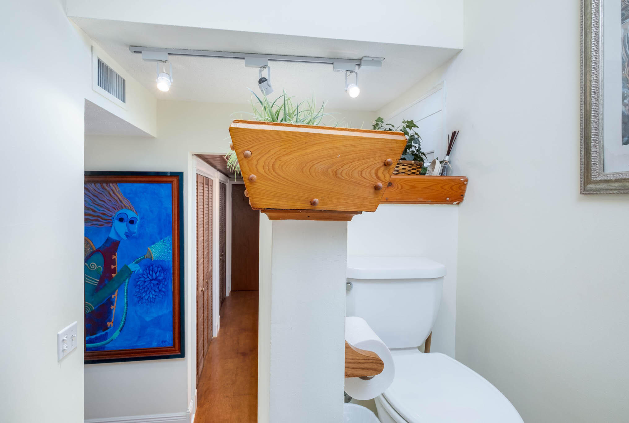 106 Gardenia Avenue