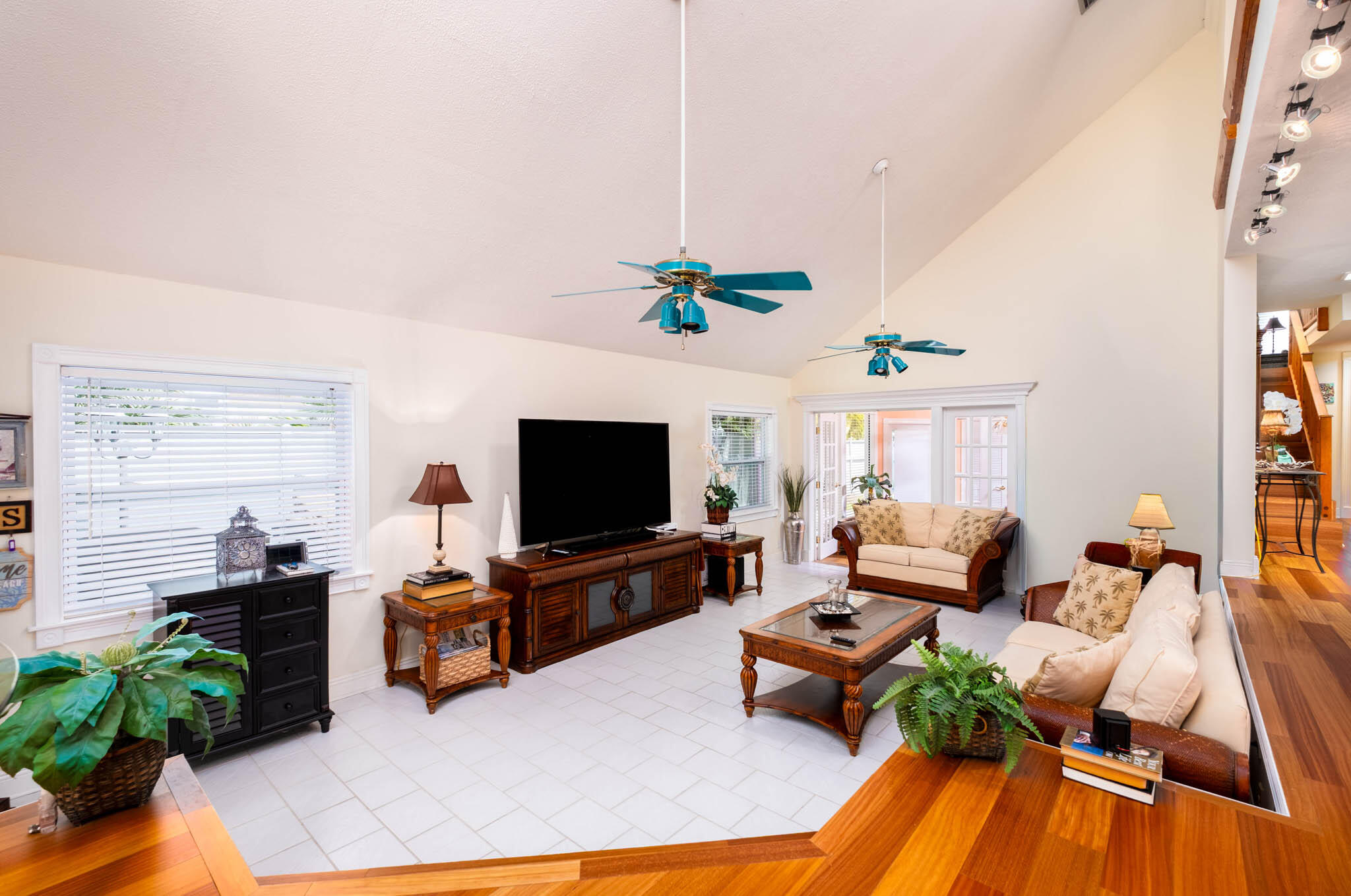 106 Gardenia Avenue