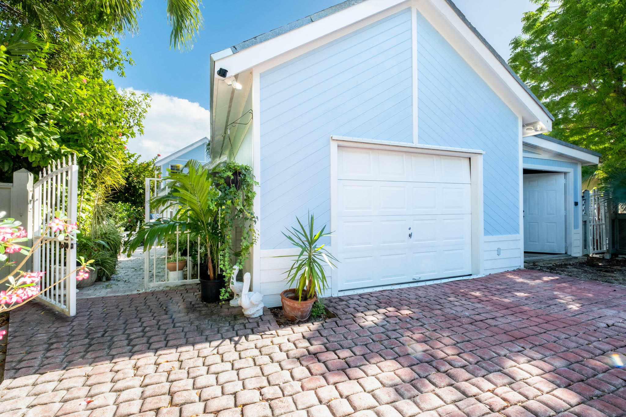 106 Gardenia Avenue