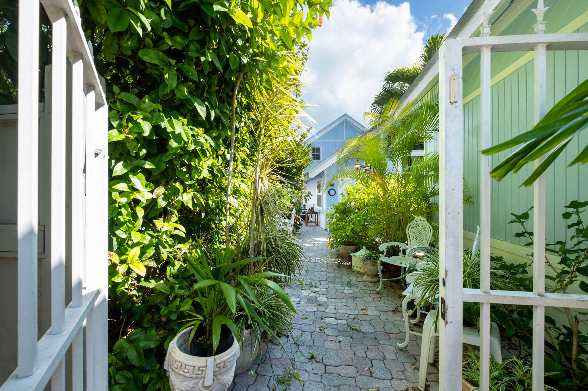 106 Gardenia Avenue