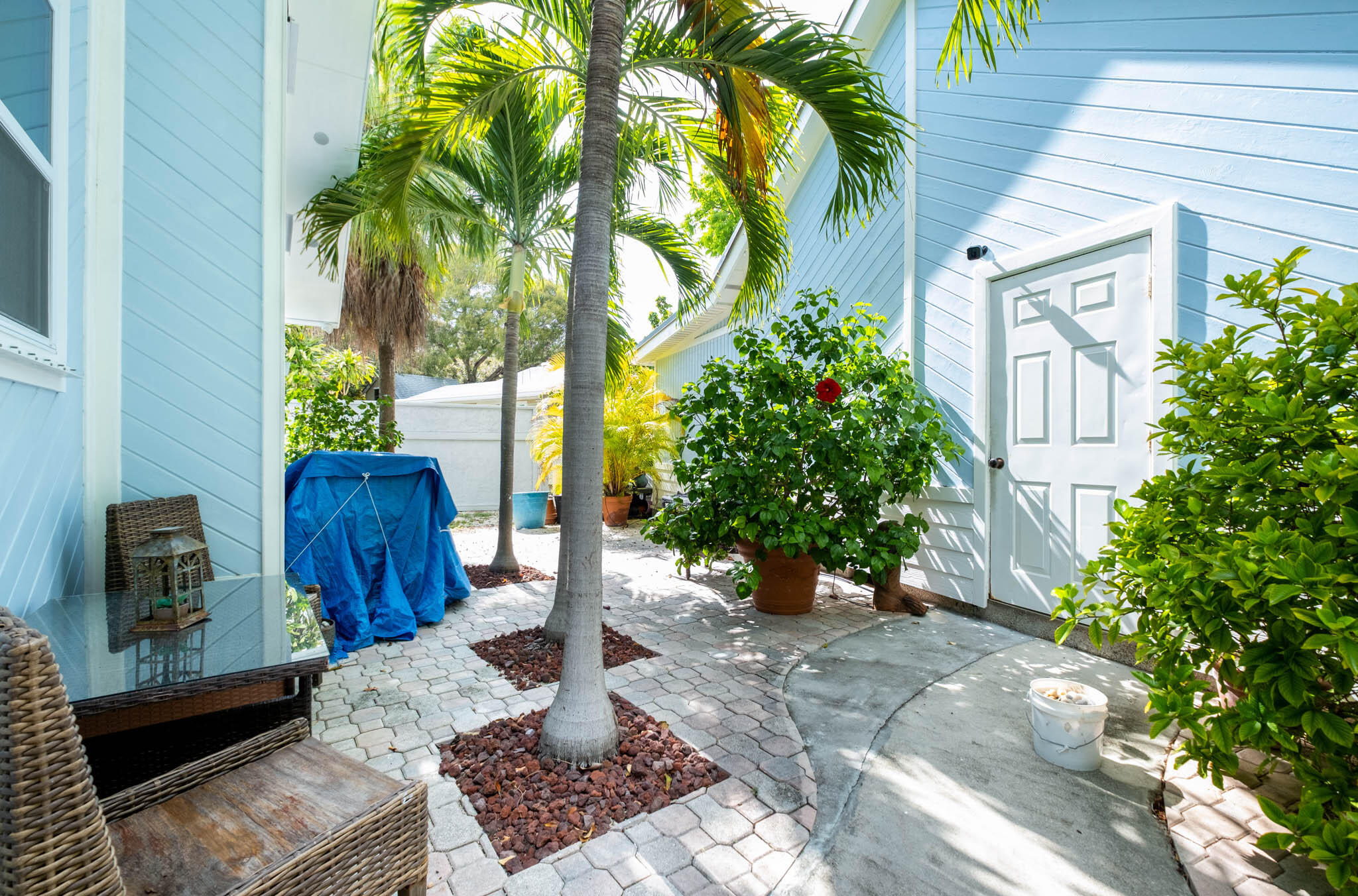 106 Gardenia Avenue