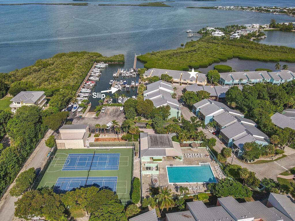 9812 Leeward Avenue 30' Boat Slip