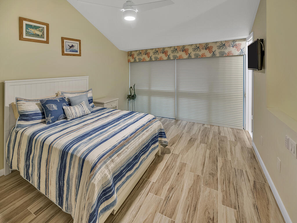 9812 Leeward Avenue 30' Boat Slip