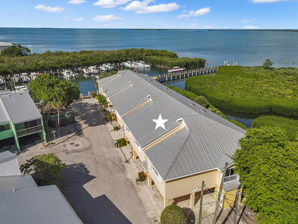 9812 Leeward Avenue 30' Boat Slip
