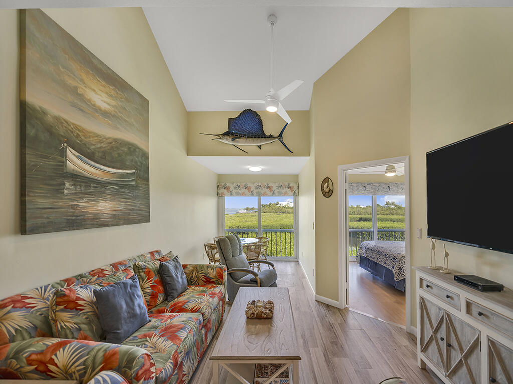9812 Leeward Avenue 30' Boat Slip