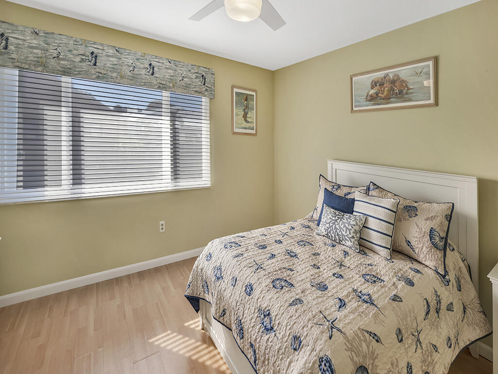 9812 Leeward Avenue 30' Boat Slip
