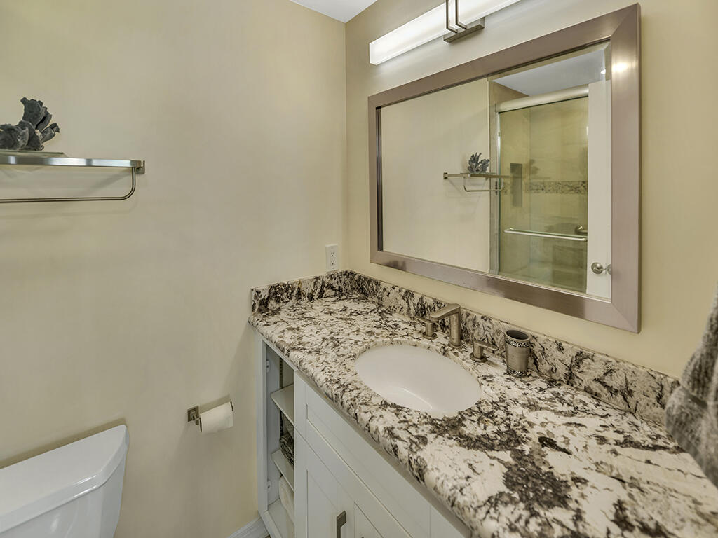 9812 Leeward Avenue 30' Boat Slip
