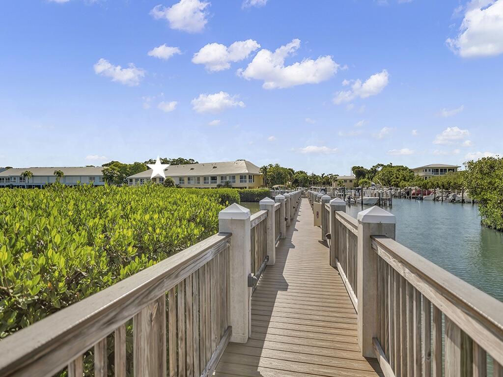 9812 Leeward Avenue 30' Boat Slip