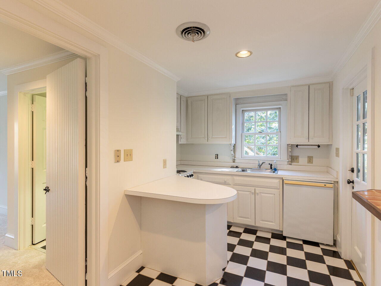 110 Pasquotank Drive
