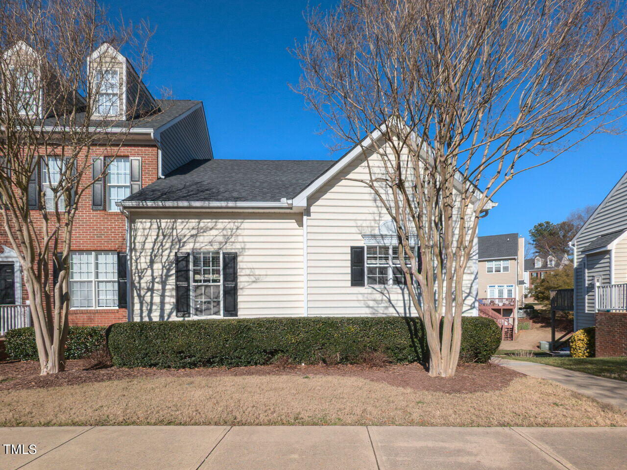 701 Knightsborough Way