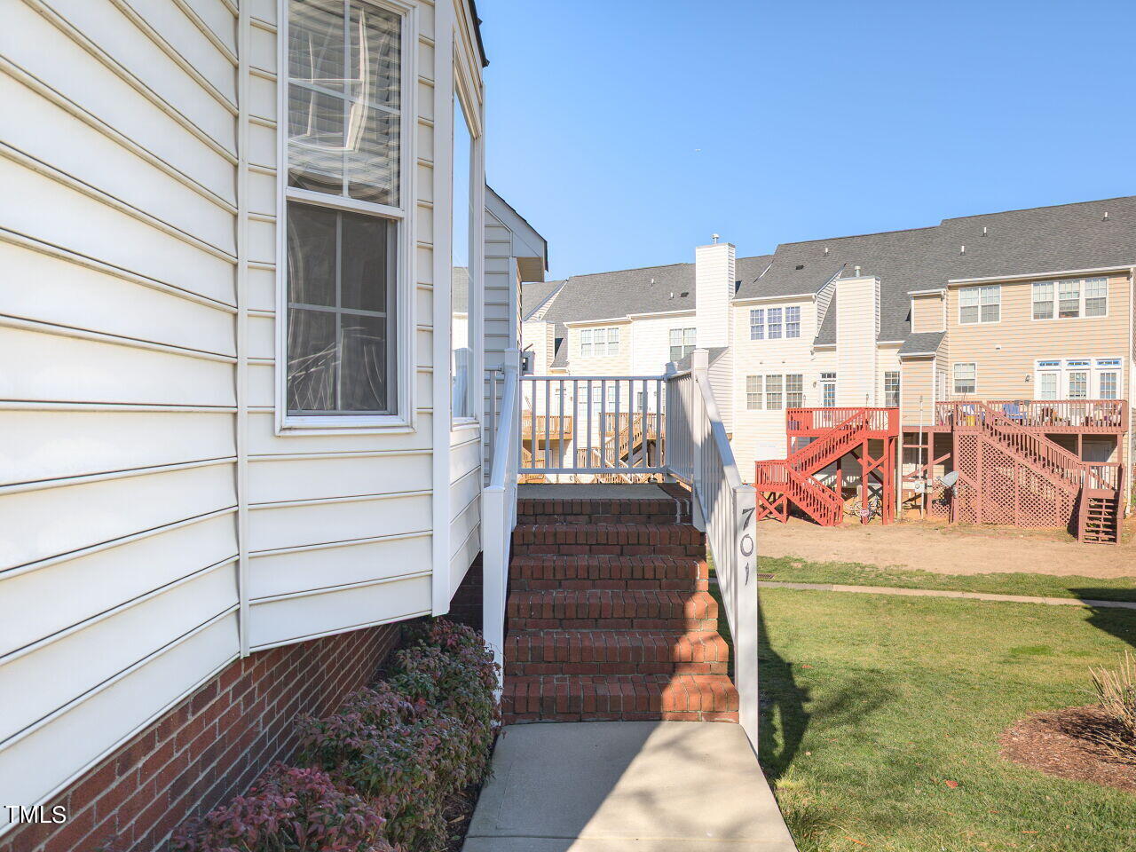 701 Knightsborough Way