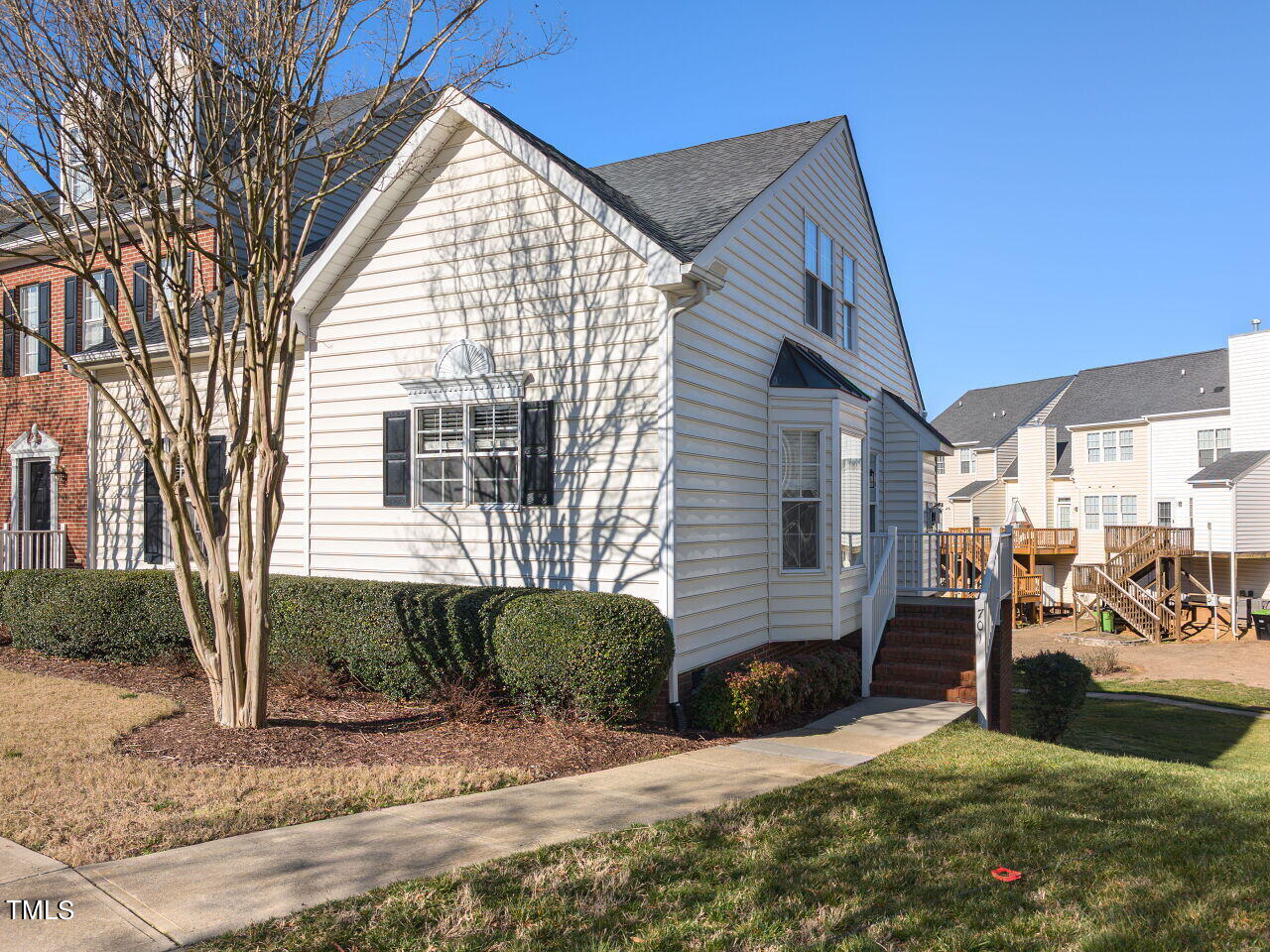 701 Knightsborough Way