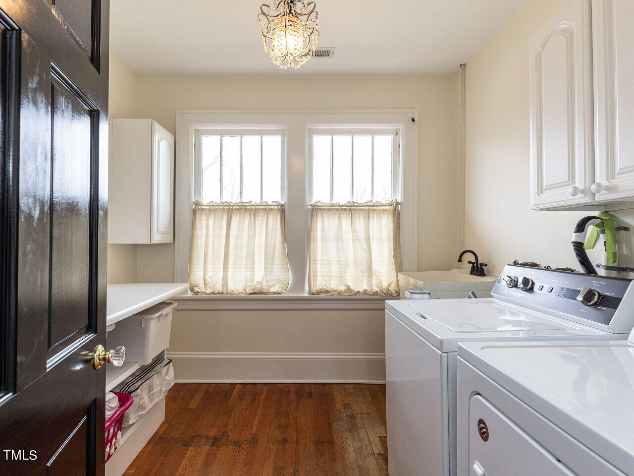 2607 Fairview Road