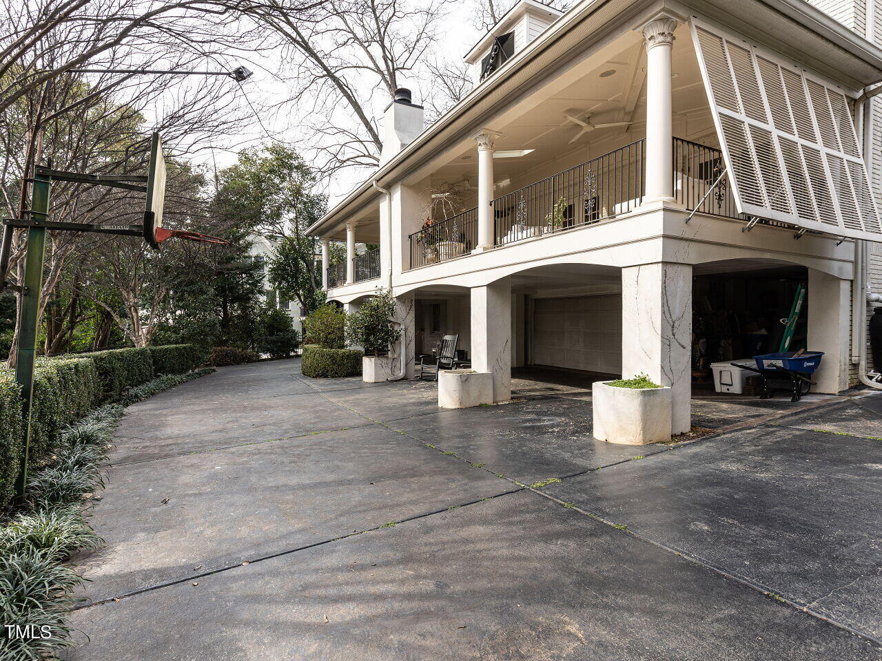 2607 Fairview Road