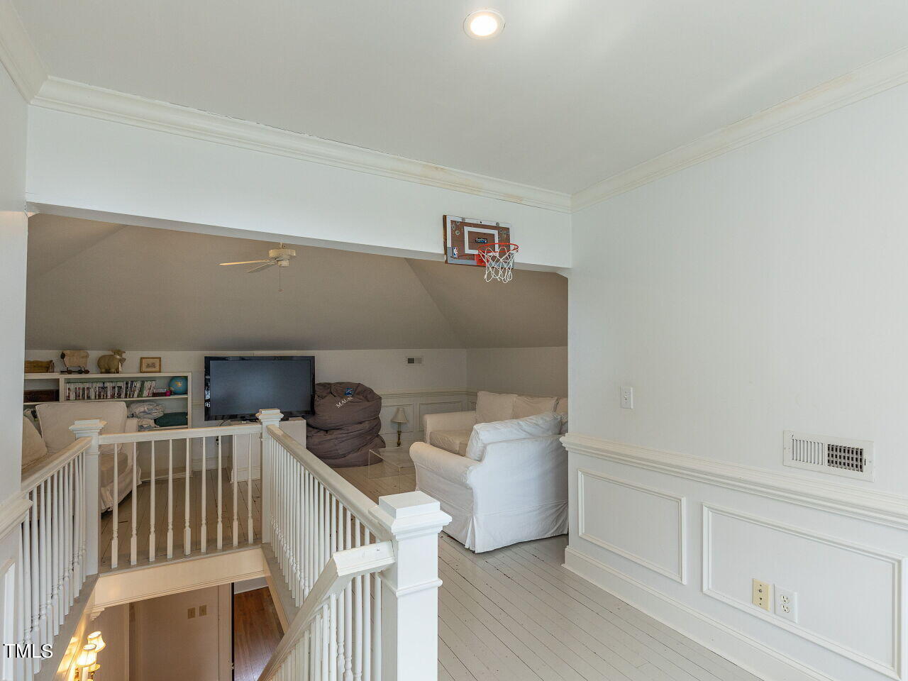 2607 Fairview Road