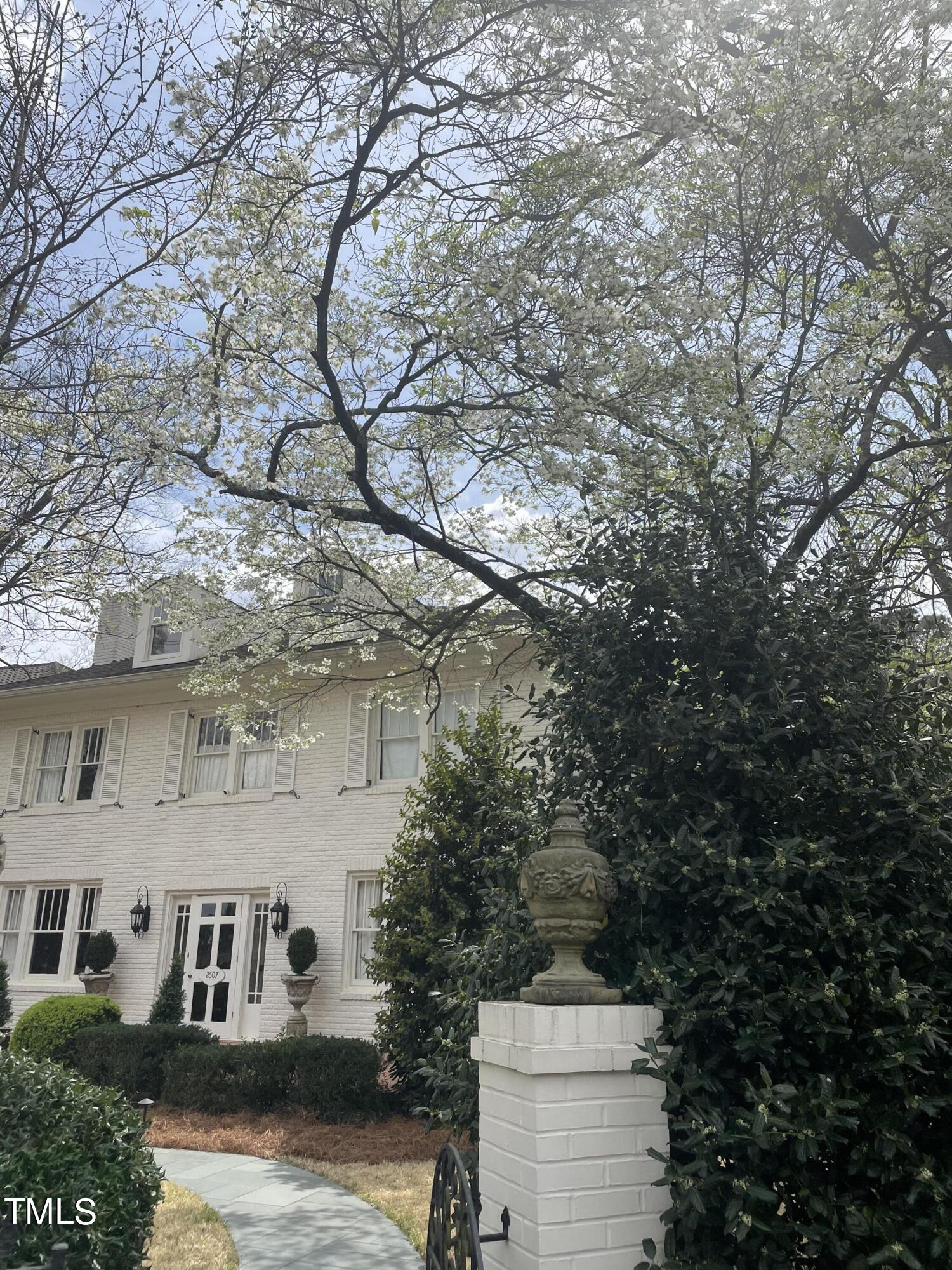 2607 Fairview Road