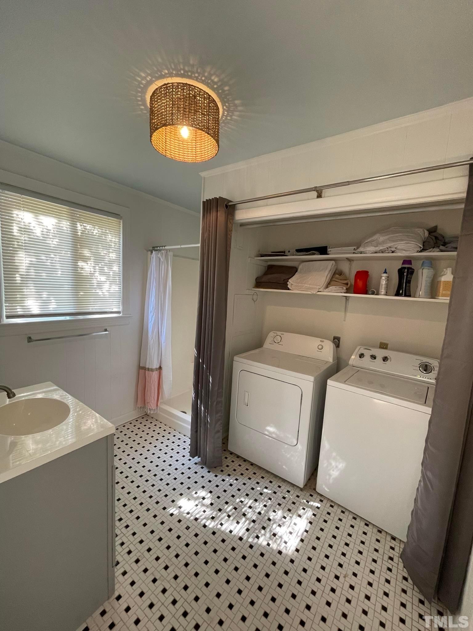 1009 Canterbury Road