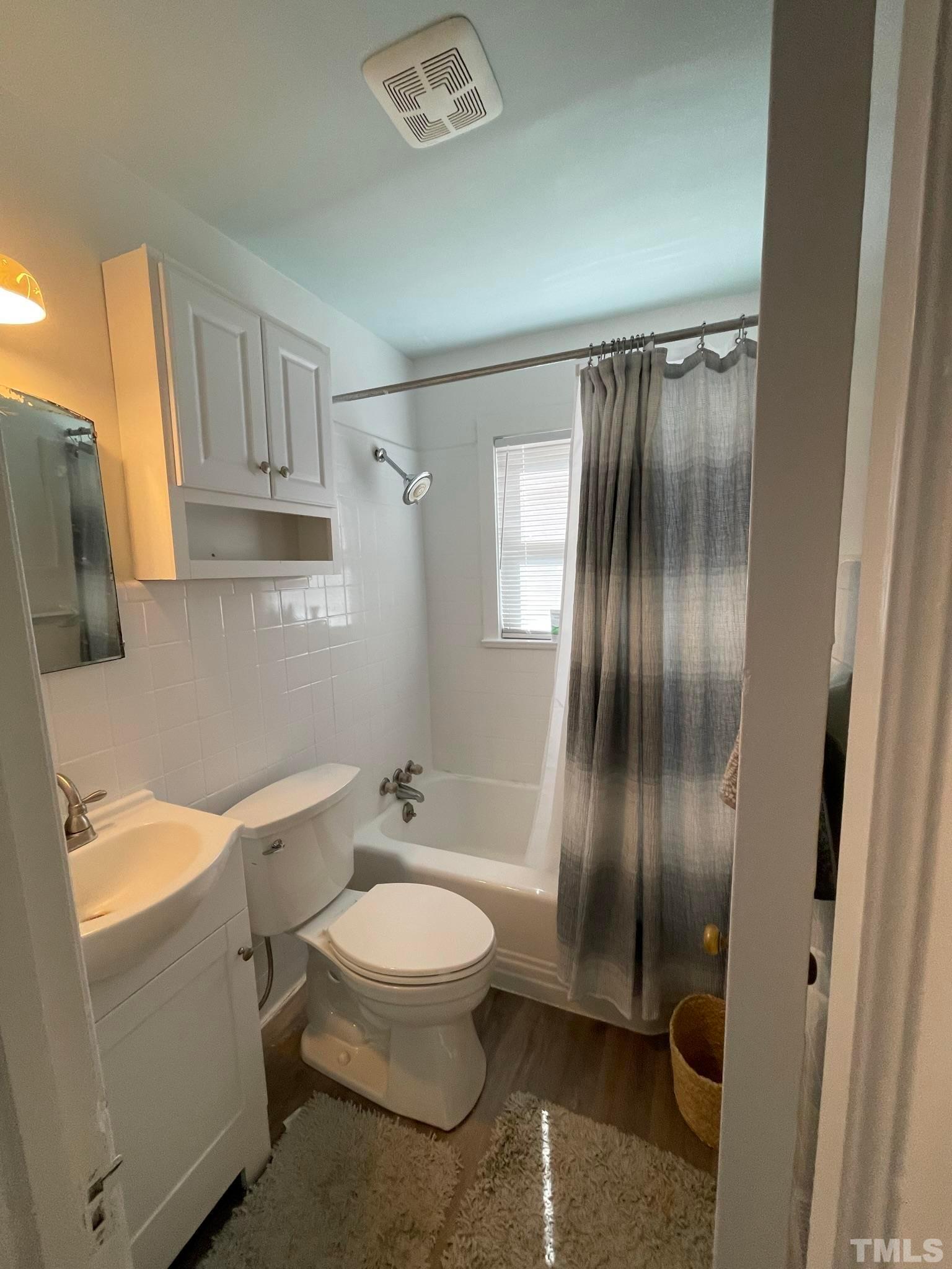 1009 Canterbury Road