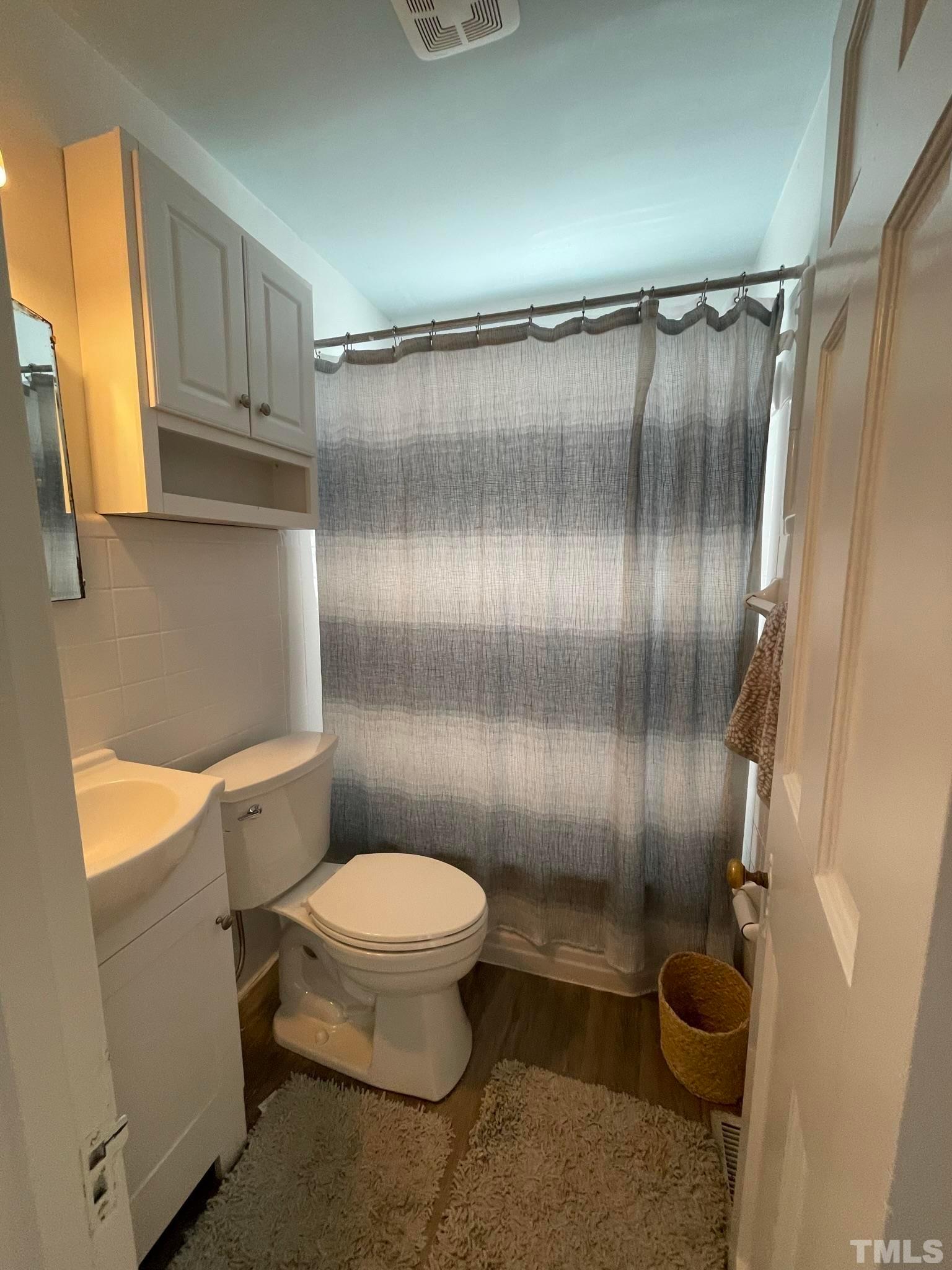 1009 Canterbury Road