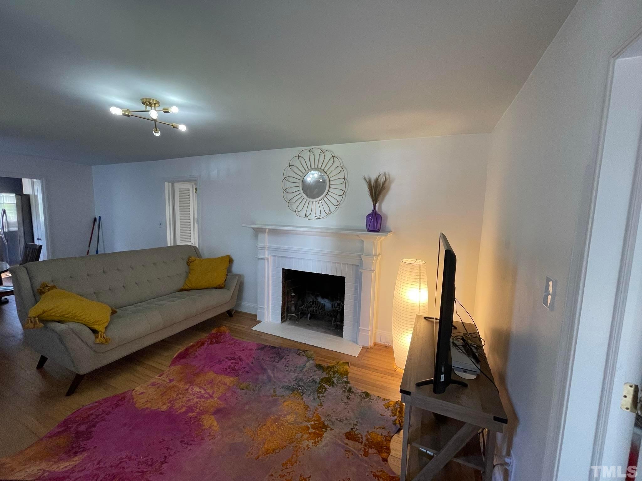 1009 Canterbury Road