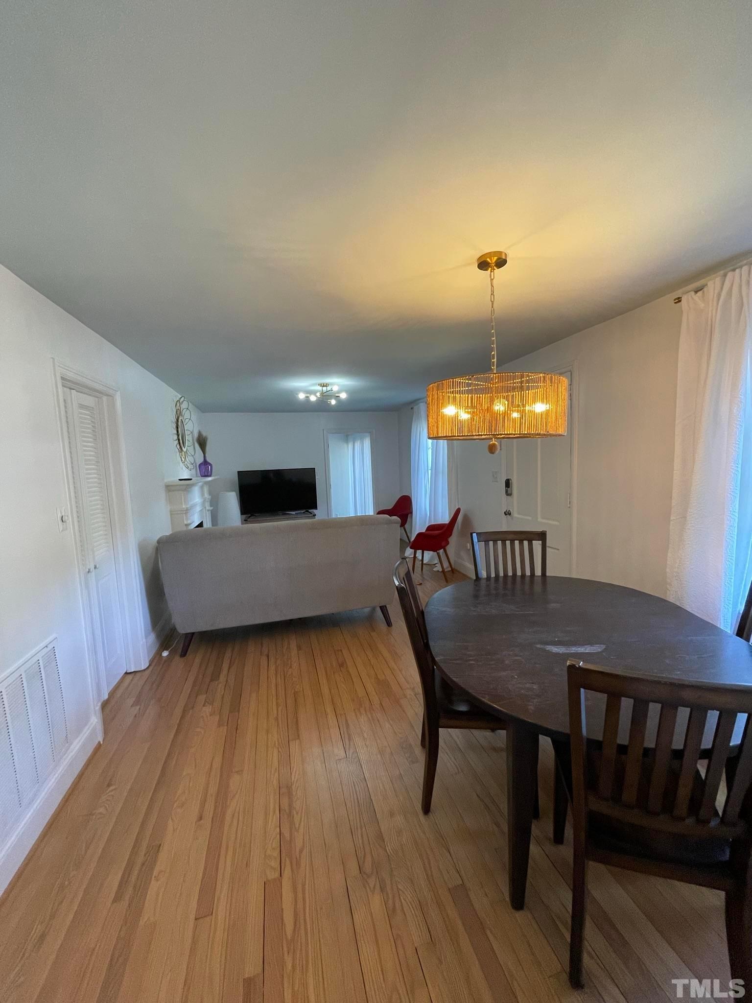 1009 Canterbury Road