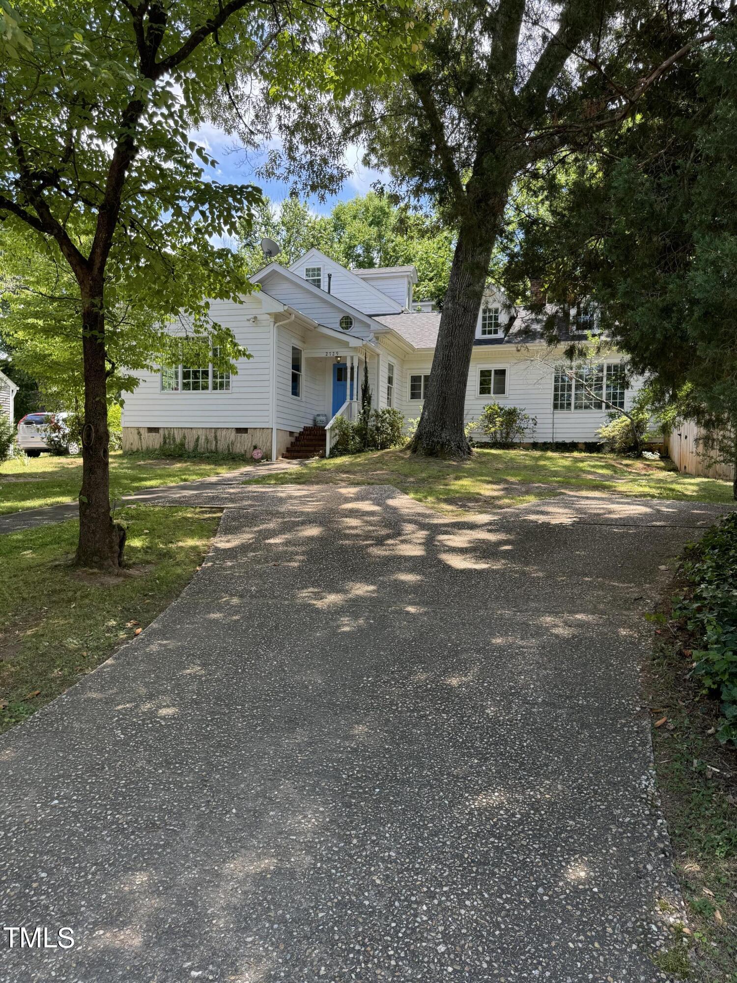 2729 Van Dyke Avenue