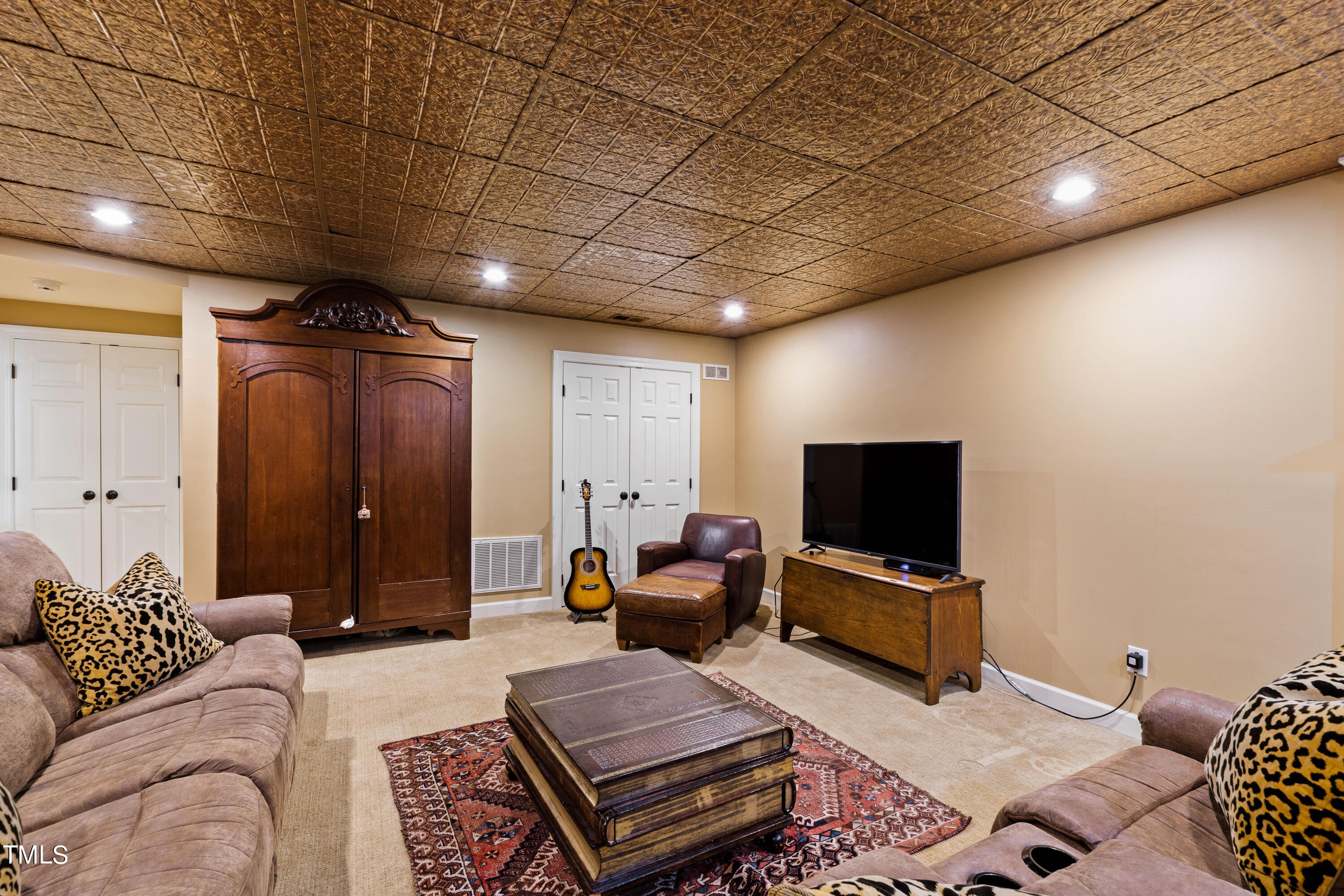 323 Transylvania Avenue