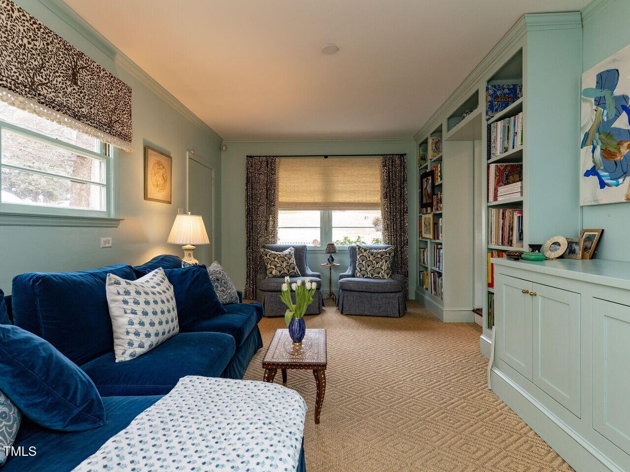305 W Drewry Lane
