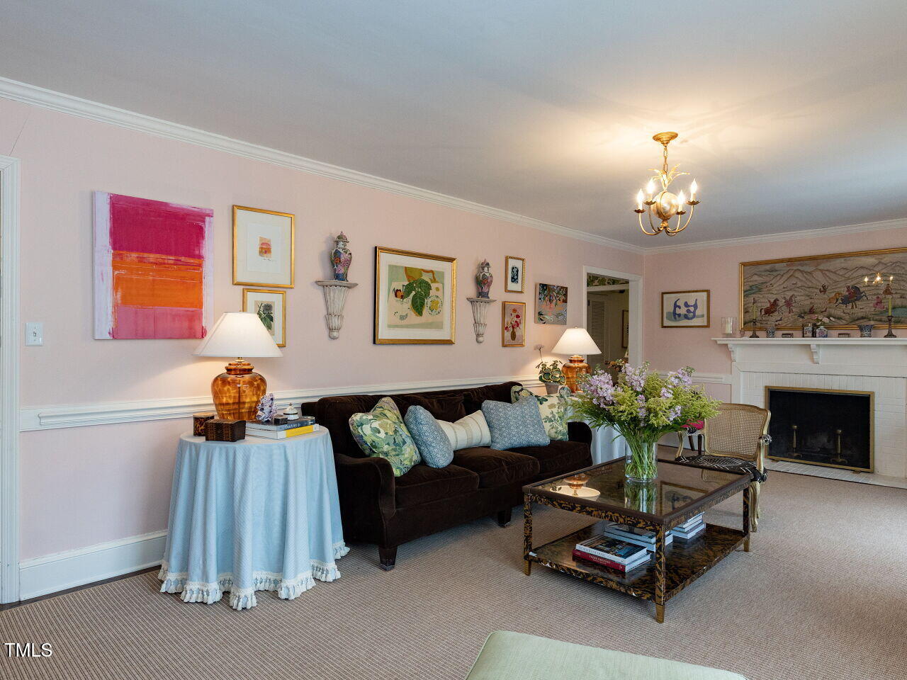 305 W Drewry Lane