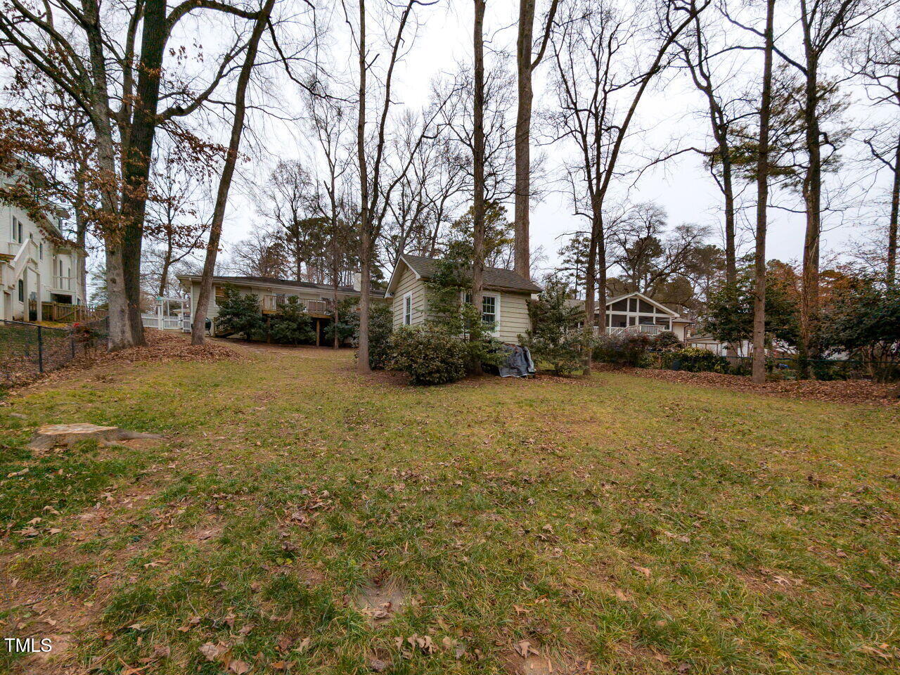 305 W Drewry Lane