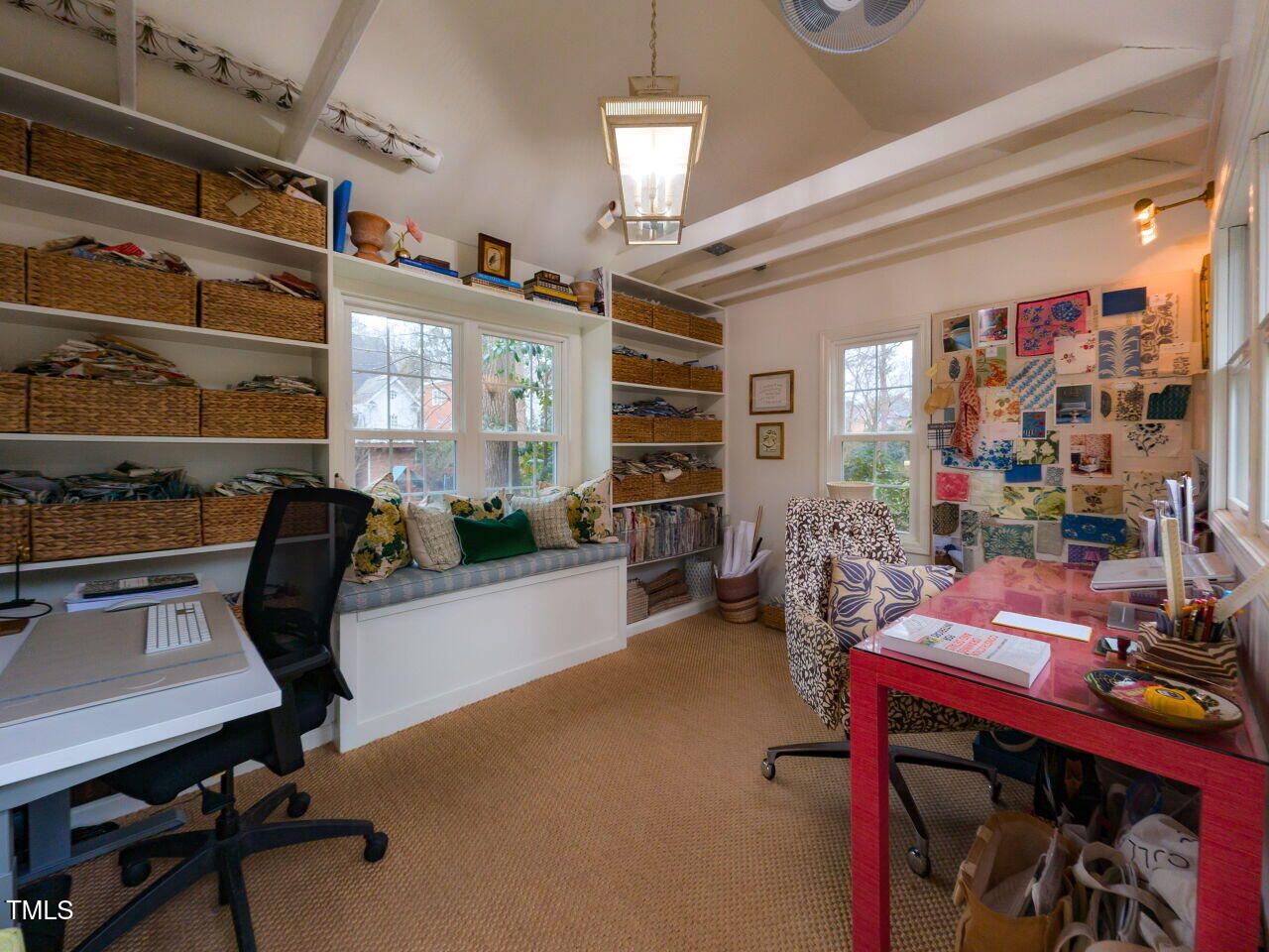 305 W Drewry Lane