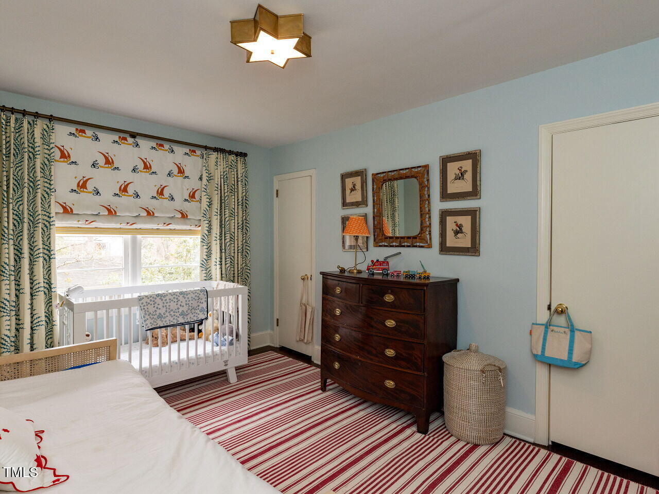 305 W Drewry Lane