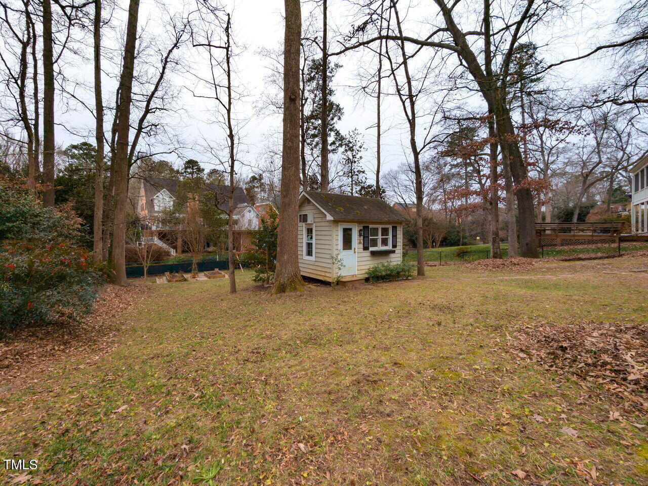 305 W Drewry Lane