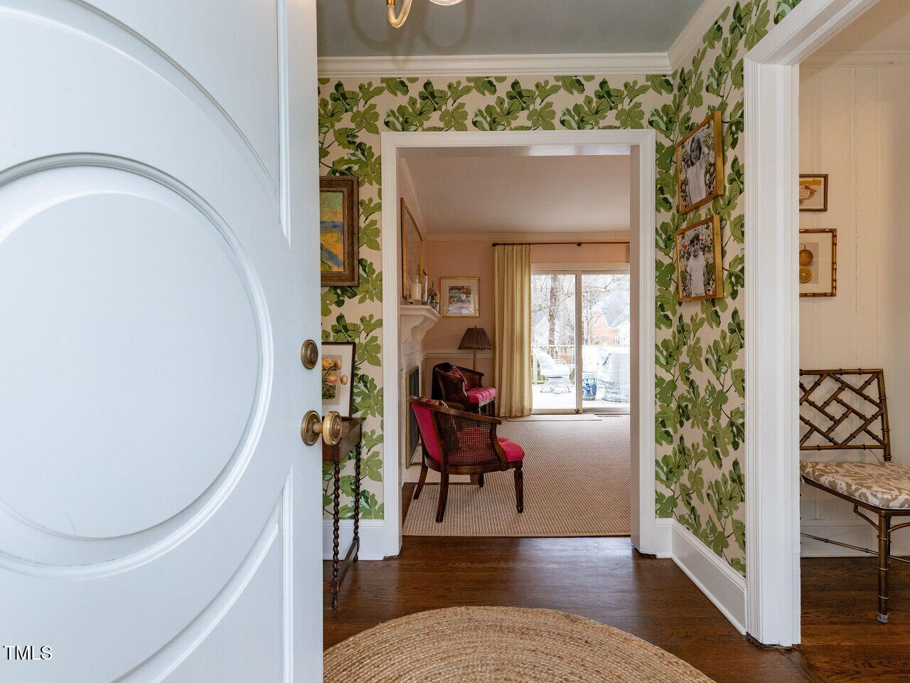 305 W Drewry Lane