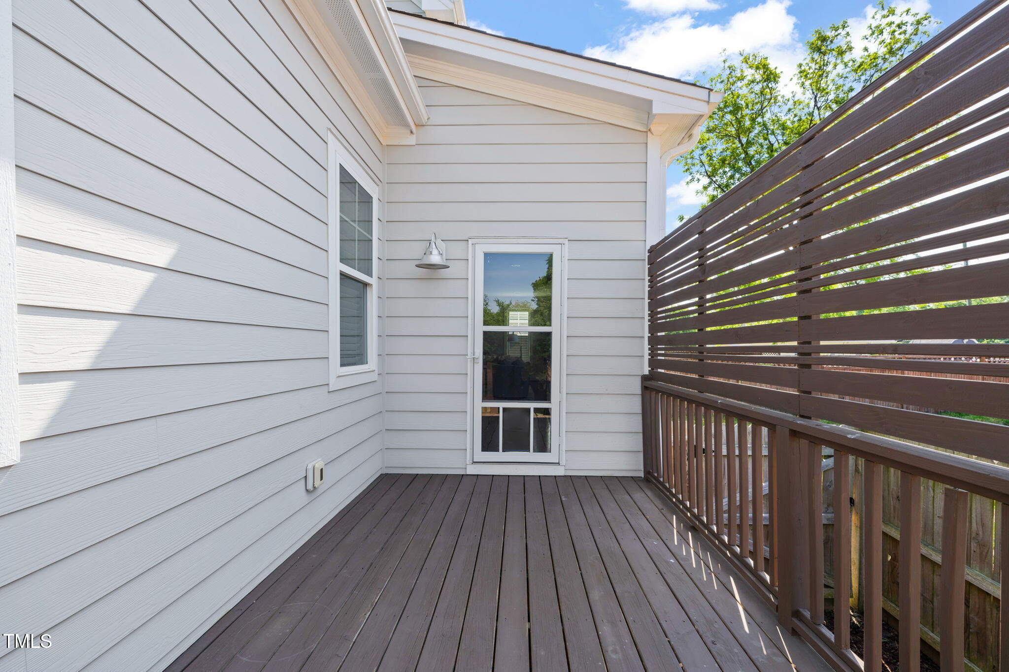 512 Montague Lane