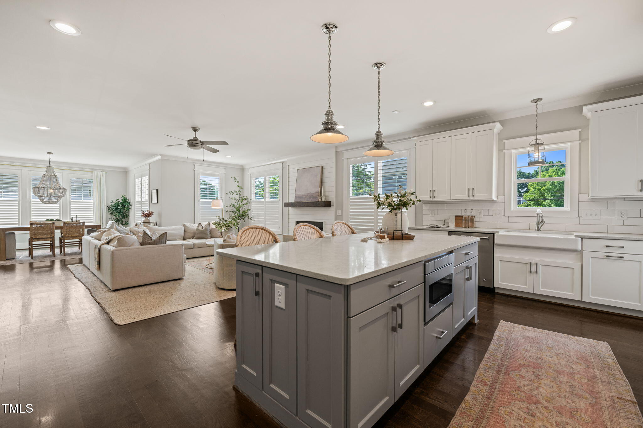 512 Montague Lane