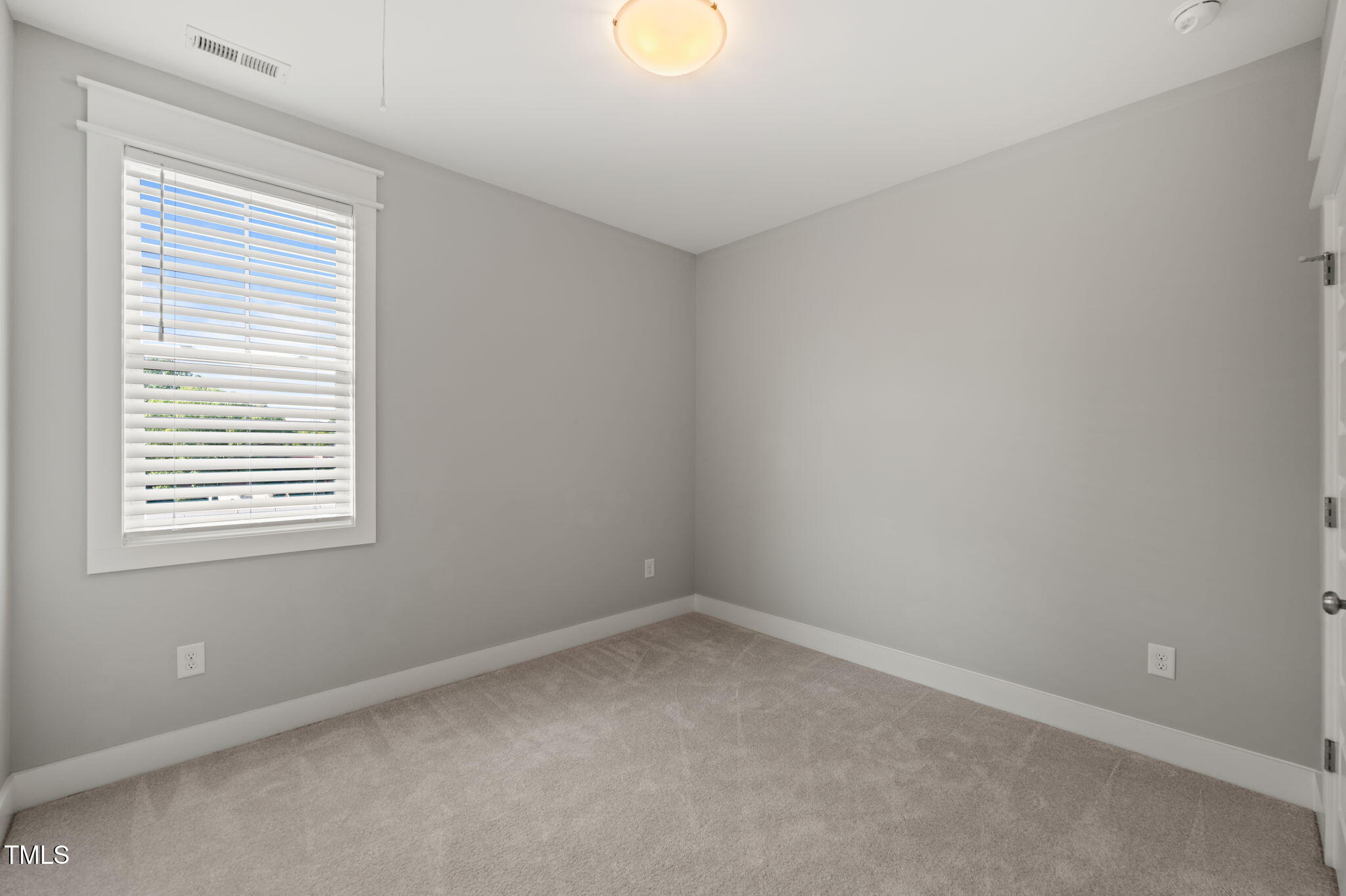 512 Montague Lane
