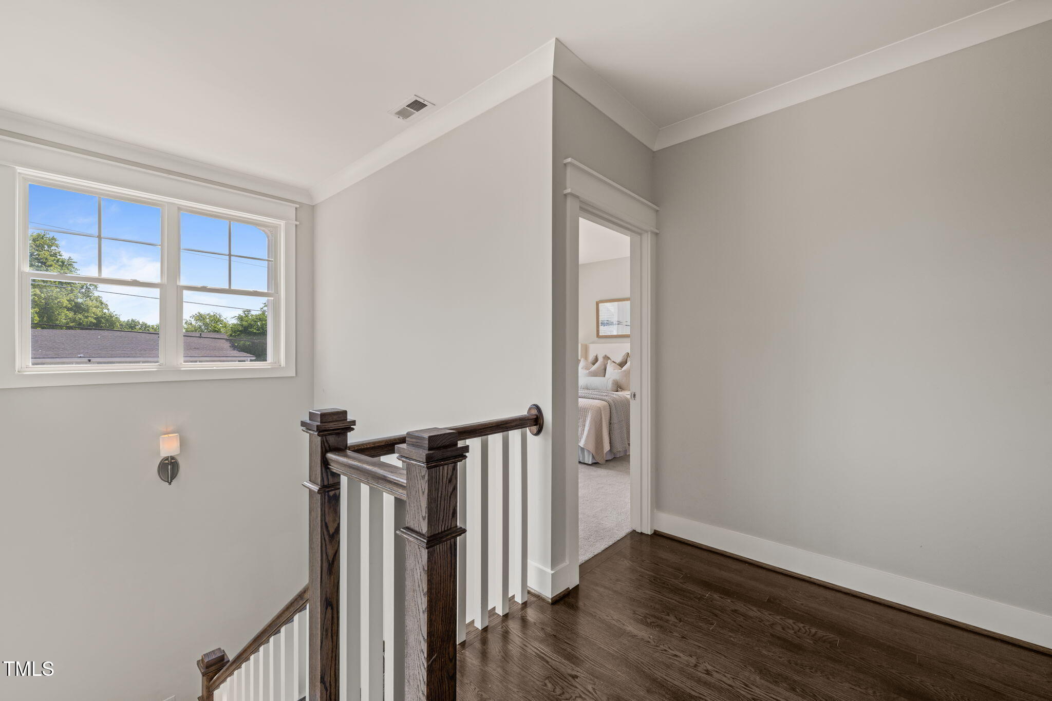 512 Montague Lane