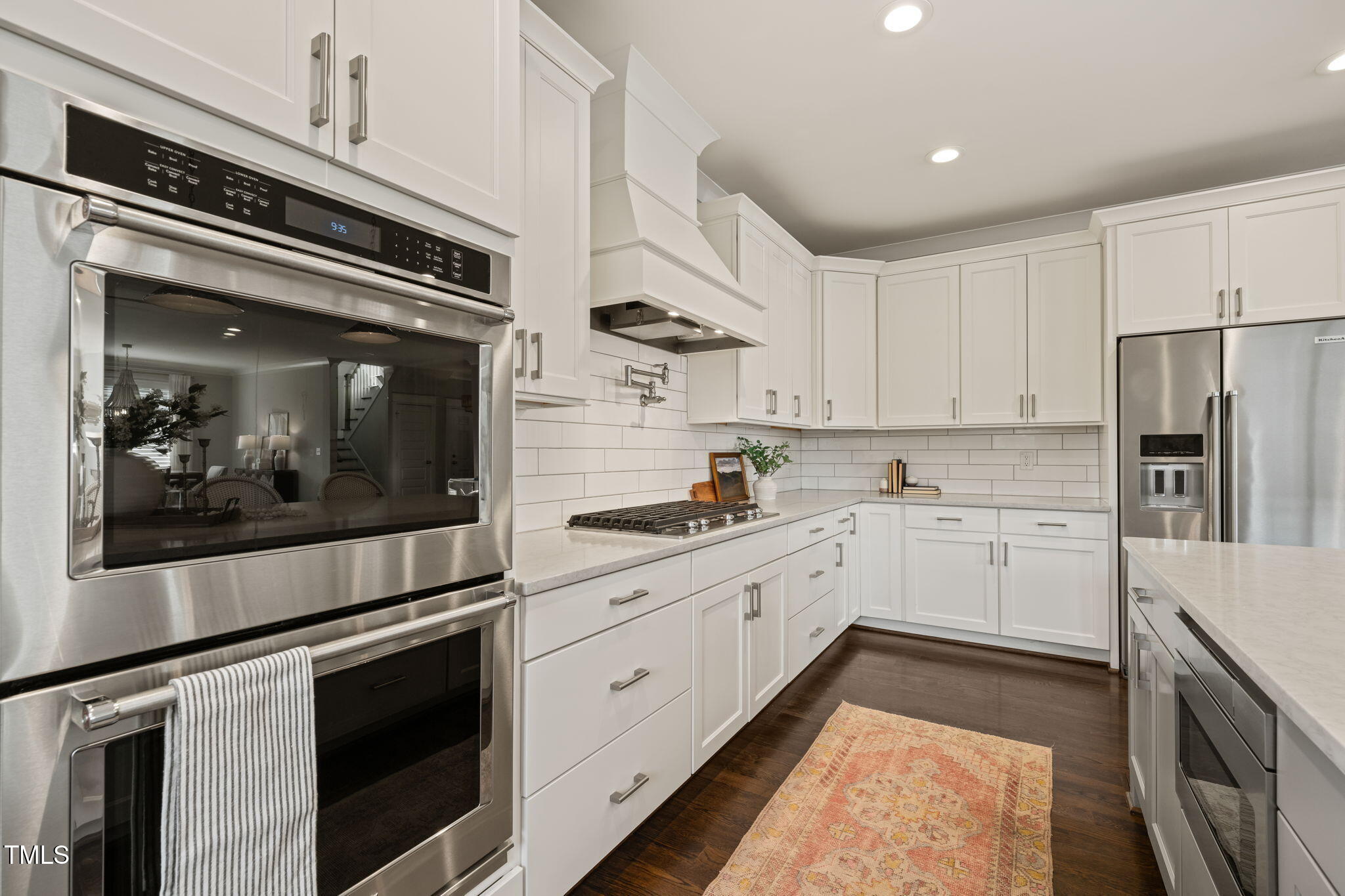512 Montague Lane