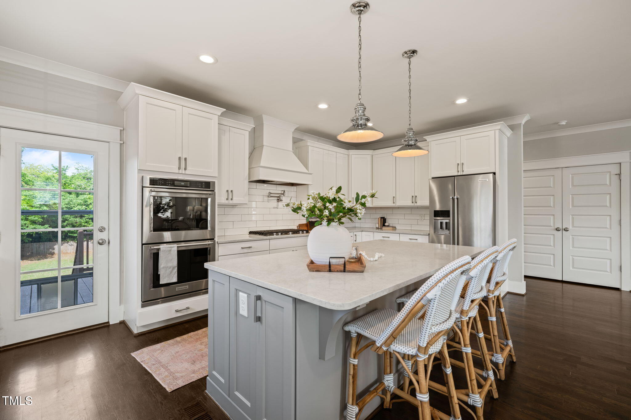 512 Montague Lane