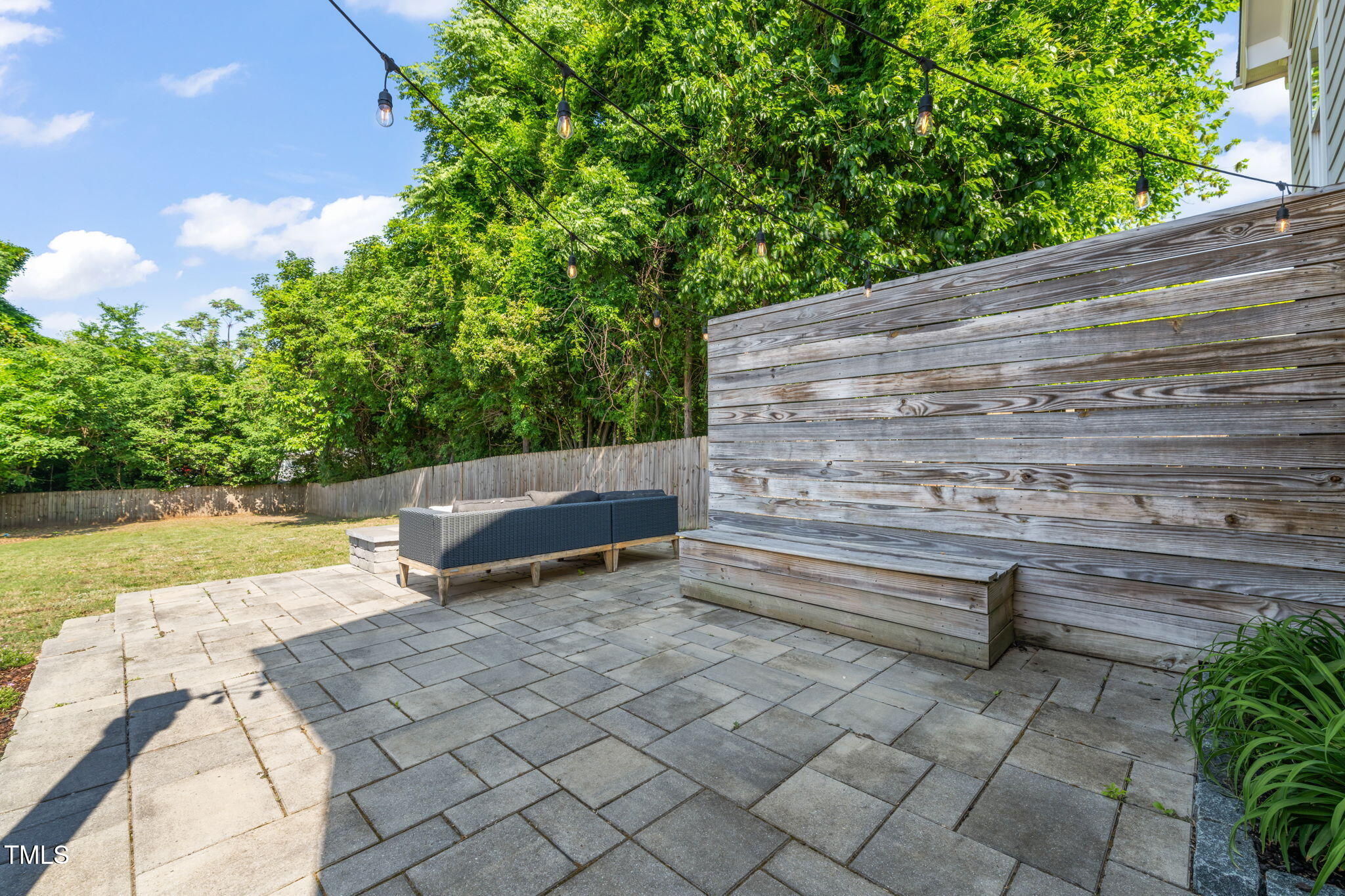 512 Montague Lane