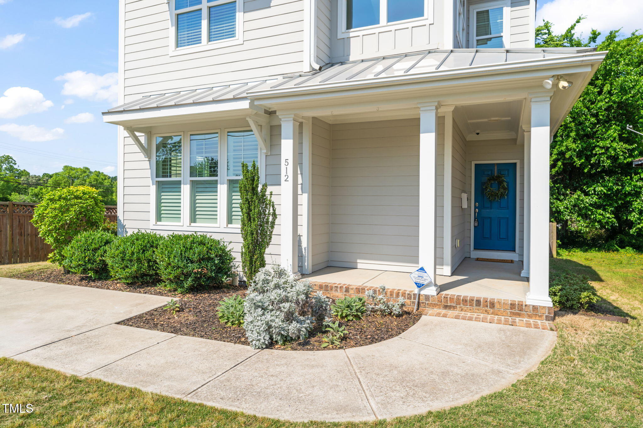 512 Montague Lane