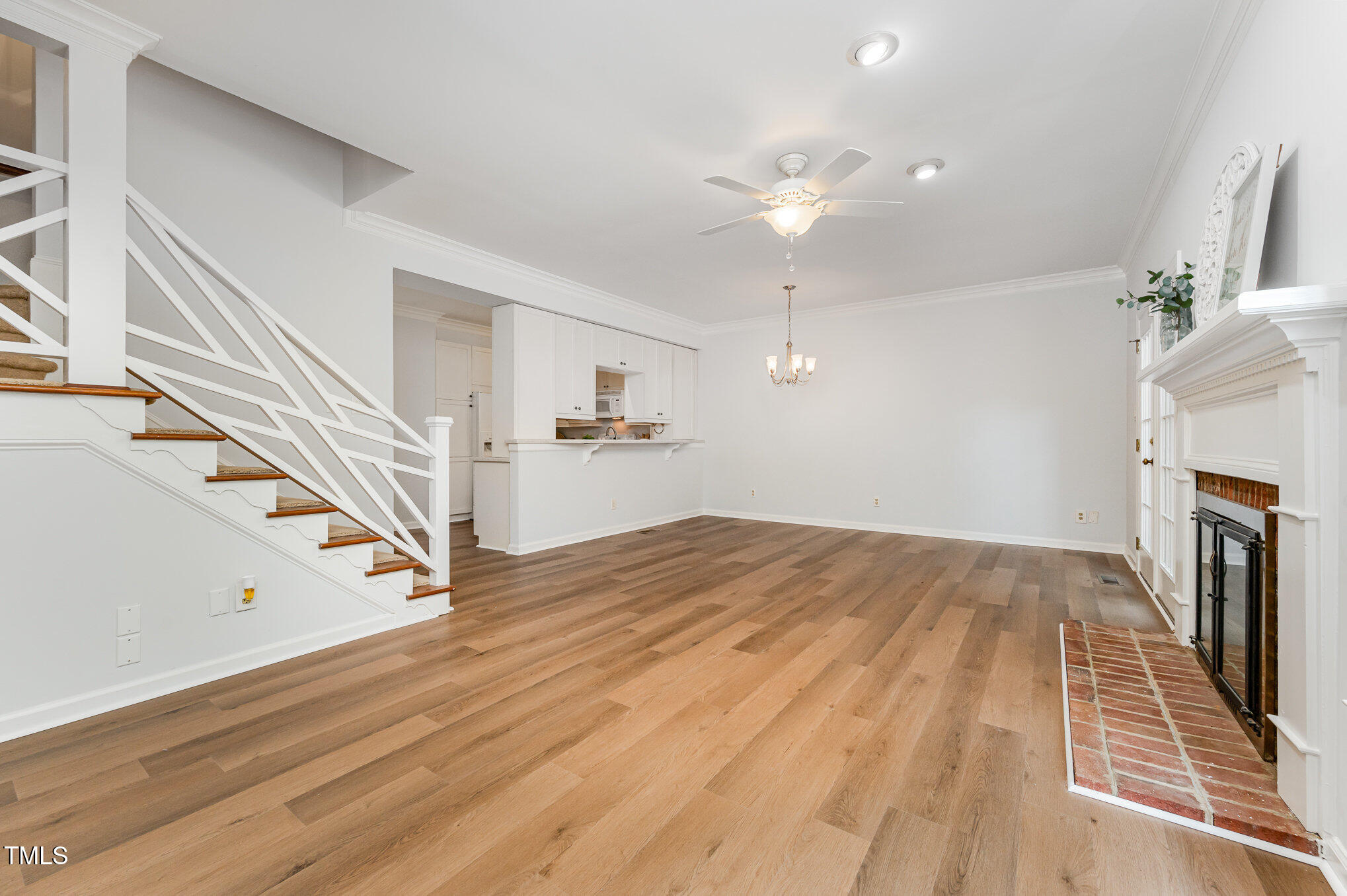 1547 Village Glenn Drive