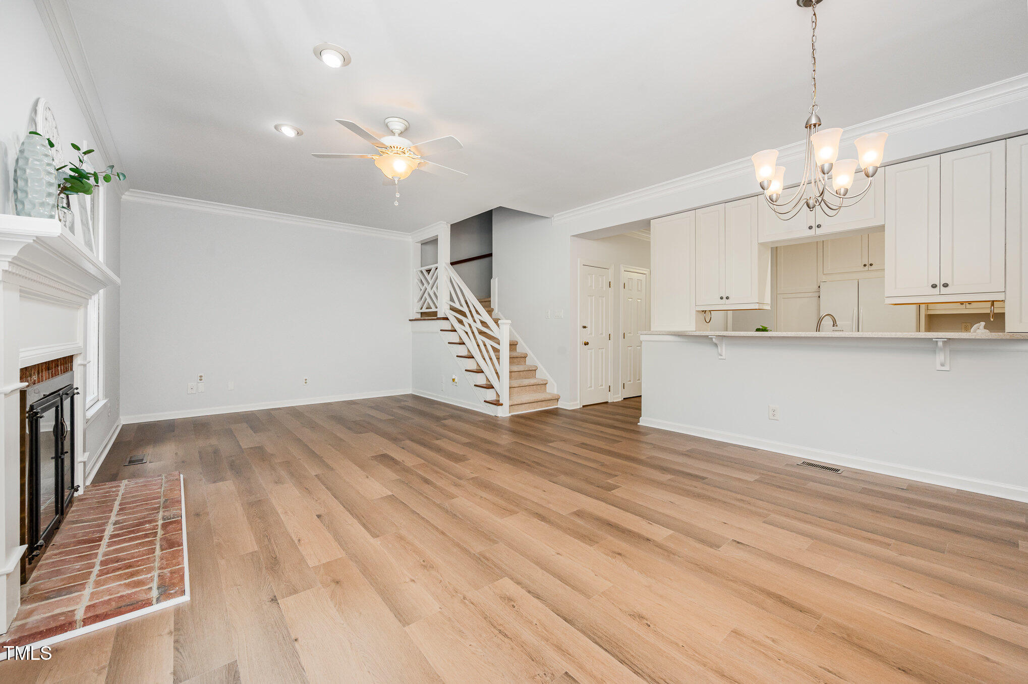 1547 Village Glenn Drive