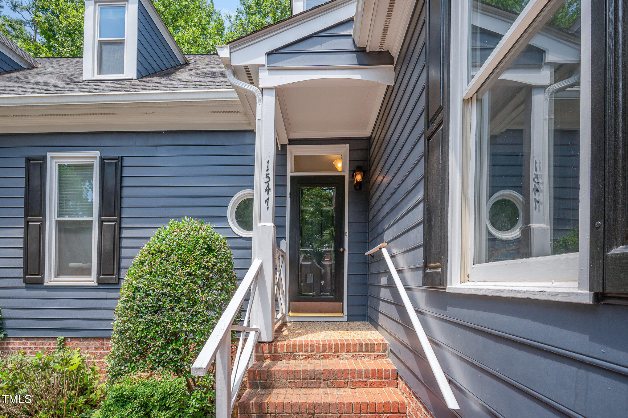 1547 Village Glenn Drive
