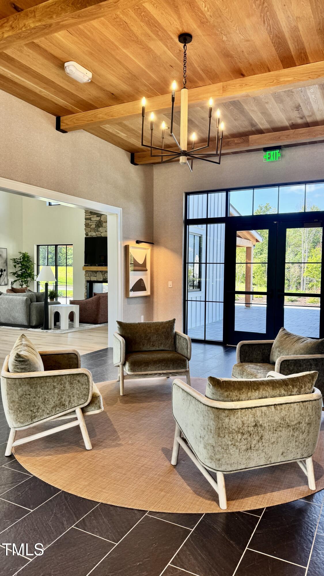 2421 Abbeyhill Drive # 09